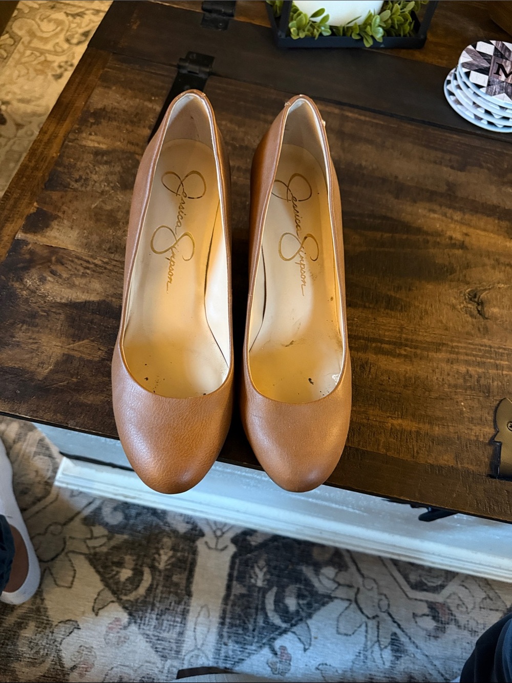 Jessica Simpson Cognac Leather Round-Toe Pumps
